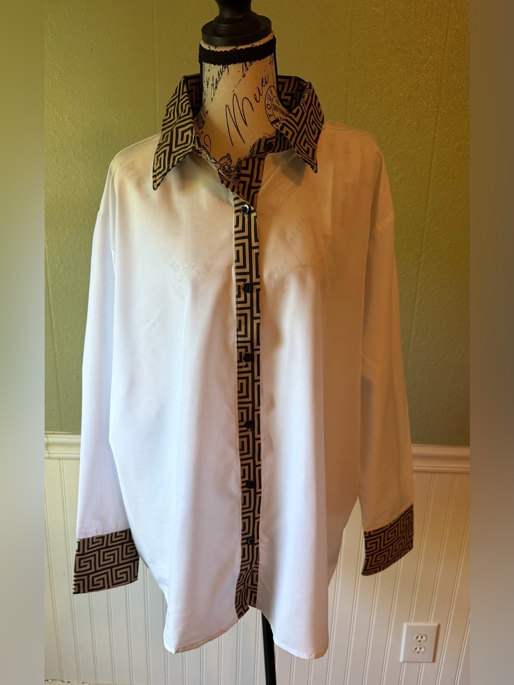 NWT Spoon Jeans White Women’s Shirt with Geometric Trim Chanel Vibes